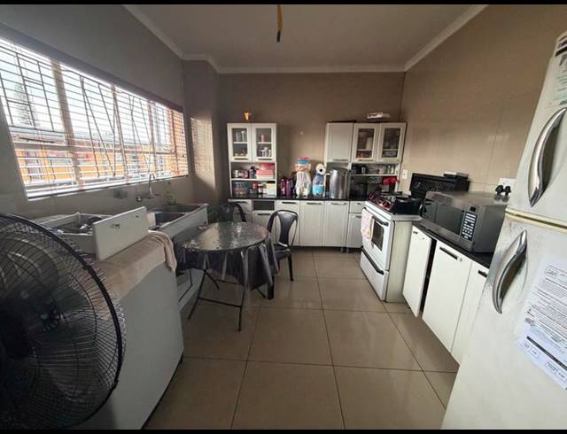 4 BEDROOM APARTMENT FOR SALE IN LAUDIUM